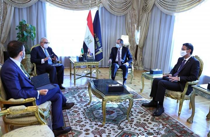 وزير_الاتصالات_يبحث_سبل_التعاون_المشترك_مع_سفير_إيطاليا_بالقاهرة_1