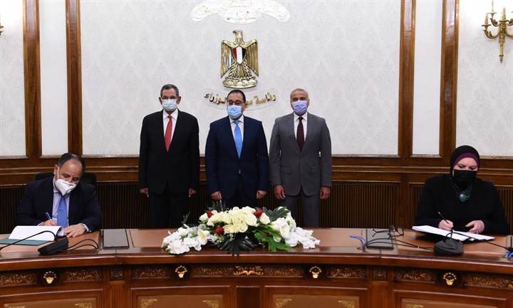 توقيع_بروتوكول_إحلال_السيارات_بمشاركة_3_وزارات_و31_بنكا_و9_مصنعين