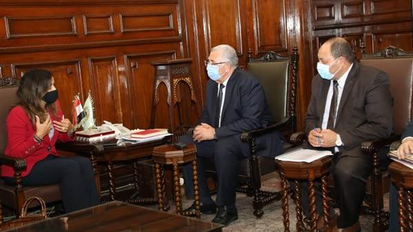 وزير_الزراعة_يبحث_مع_المدير_الإقليمي_بالبنك_الدولي_تأثير_التغيرات_المناخية_على_قطاع_الزراعة