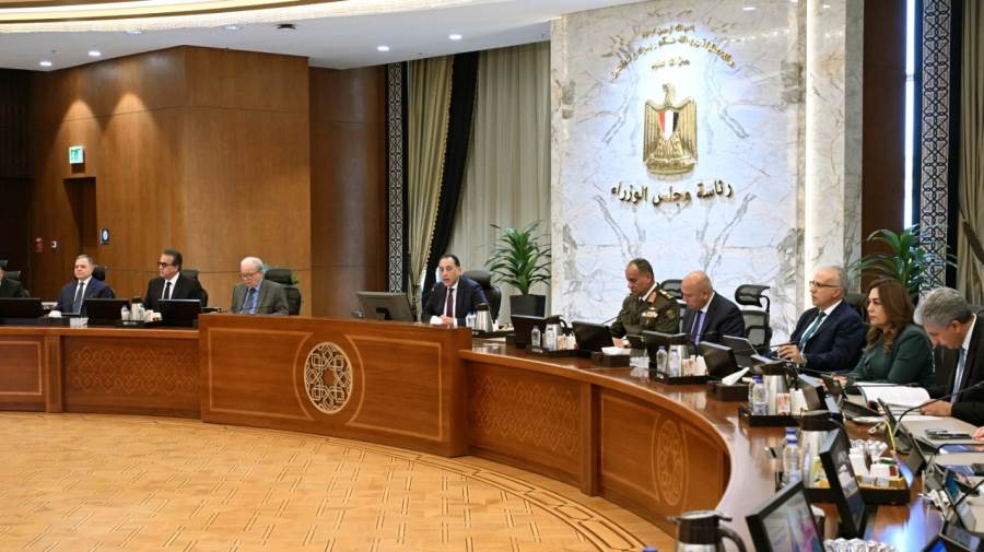 رئيس الوزراء: ضرورة العمل لتخفيف الأعباء المعيشية عن المواطنين وتحسين جودة حياتهم