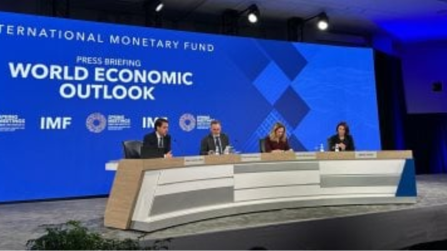 صندوق النقد يخفض توقعاته لنمو الاقتصاد المصري إلى 4.2% خلال العام الحالي