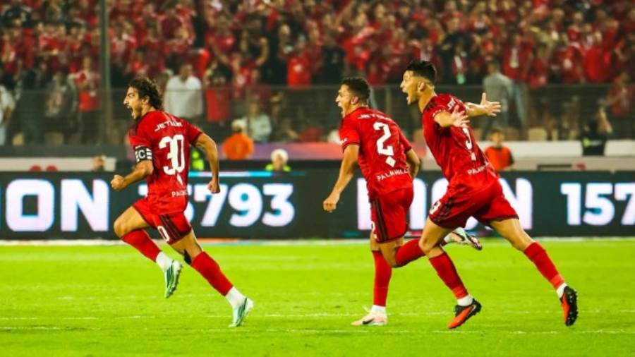 الأهلي يهزم الزمالك بثنائية محمد هاني وبقرار في القمة 133  