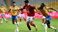 الأهلي يستعيد انتصاراته بالدوري بثنائية في الإسماعيلي 