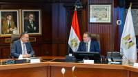محافظ المركزي يلتقي وزير التعليم العالي لبحث التعاون المشترك