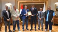 وزير الرياضة يؤكد على تقديم الدعم الكامل لنجوم المنتخبات المصرية السابقين