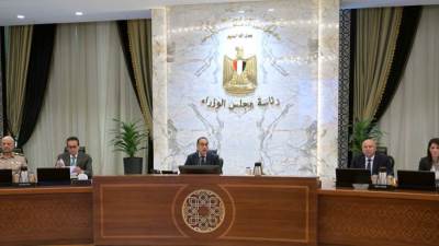 رئيس الوزراء يوجه الوزراء وجميع المسئولين بالرد على شائعات وسائل التواصل الاجتماعي