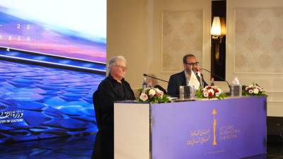 حسين فهمي : الفيلم الفلسطيني أحلام عابرة هو فيلم افتتاح الدورة 45 من القاهرة السينمائي 