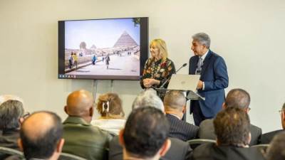 وزير السياحة يروج لمصر أمام ممثلي وسائل الإعلام البريطانية والعربية والدولية