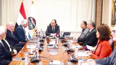 وزير قطاع الأعمال يبحث مع وفد شركات ألمانية التعاون بإنتاج وتصدير الهيدروجين الأخضر