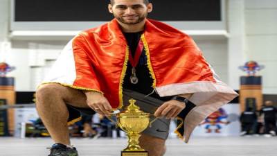 البنك المصري لتنمية الصادرات يحتفل برعايته للبطل عمر شريف الفائز ببطولة العالم لكرة السرعة