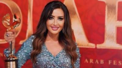 بالصور .. تكريم لطيفة بجائزة أفضل ألبوم بمهرجان ضيافة بدبي 