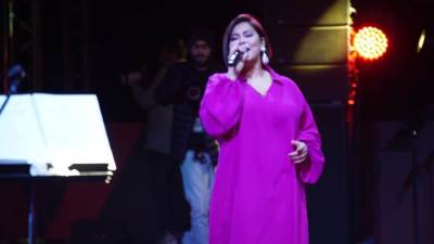 بالصور .. شيرين عبد الوهاب تعود بعد غياب بحفل كبير بالكويت وتوجه رسالة مؤثرة بعد نجاحه