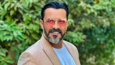 بالصور .. محمد رجب يظهر بلوك مختلف في مسلسله الرمضاني " الحلانجي " 