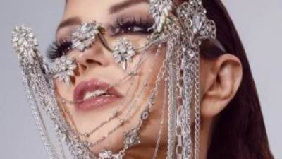 بالصور .. سميرة سعيد باطلالة مميزة بمناسبة أعياد السنة الجديدة 