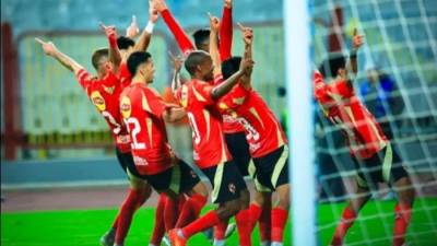 الأهلي يهزم المصري ويزاحم الزمالك على صدارة الدوري 