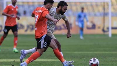 الأهلي يفقد نقطتين في صراع صدارة الدوري بالتعادل 1- 1 مع فاركو 