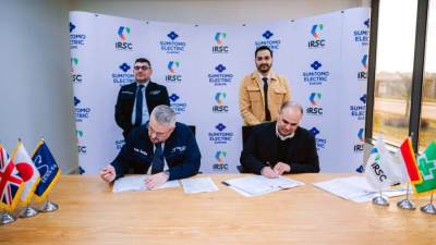  "إيرسك" توقع عقدا مع "سوميتومو اليكتريك" و"ايرنج سيستيمز ايجيبت" لإنشاء محطات طاقة شمسية 