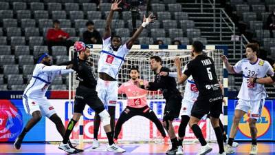 الشوط الأول.. منتخب اليد يتأخر أمام فرنسا 18/14 بربع نهائي بطولة العالم