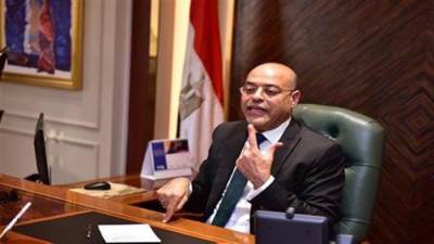وزير العمل: صرف تعويضات 200 ألف جنيه لوفاة ومصابي انقلاب سيارة على السويس الصحراوي