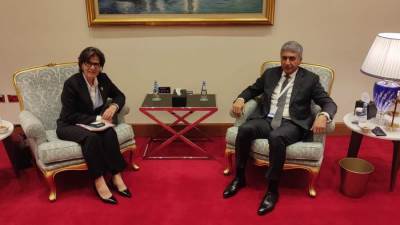 وزير السياحة والآثار يبحث تعزيز التعاون المشترك مع نظيرته الأردنية 