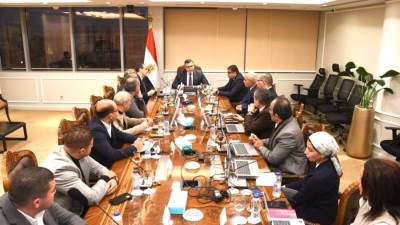 وزير الإسكان يجتمع مع "سيتى إيدج" لاستعراض خططها التسويقية