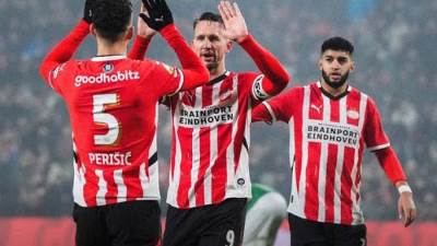 الليلة.. بي إس في آيندهوفن يصطدم بجو أهيد إيجلز في نصف نهائي كأس هولندا.. عبر أون سبورت على الهواء مباشرة