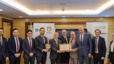 البنك الأهلي المصري يحتفظ بشهادة التوافق مع معايير متطلبات هيئتي فيزا وماستر كارد العالمية