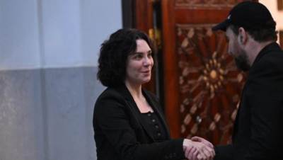 نجوم الفن يساندون نضال الشافعي في وفاة زوجته وأبرزهم سولاف فواخرجي ومحمد امام واياد نصار 