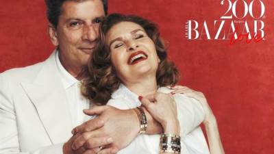 بالصور .. جلسة تصوير مميزة ليسرا وزوجها احتفالا بمرور 30 عاما عليهما 