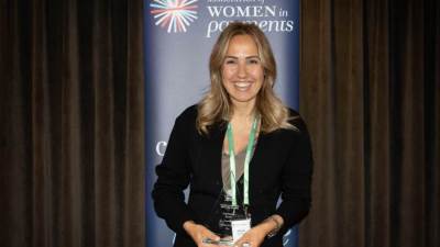 ملك البابا تفوز بجائزة "المرأة الملهمة في قطاع المدفوعات" لمنطقة أوروبا والشرق الأوسط وأفريقيا (EMEA)