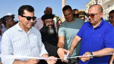 وزير الشباب والرياضة يفتتح الملعب الخماسي بمركز شباب مرسي علم  