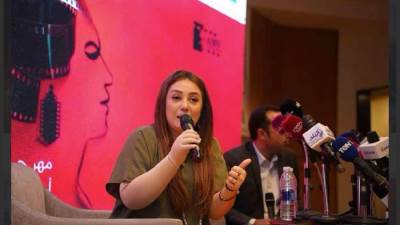 كندة علوش بندوة تكريمها بمهرجان أسوان : المنتج لايزال يتحكم في الأفلام وأتمنى تصوير أفلاما في أسوان