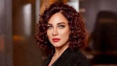 سولاف فواخرجي ترد لأول مرة على الهجوم عليها بشأن الفنانة مي سكاف 