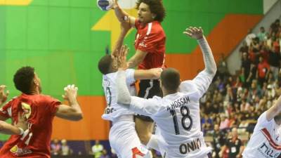 يد الأهلي يهزم الزمالك 31/27 في نصف نهائي كأس السوبر الأفريقي 