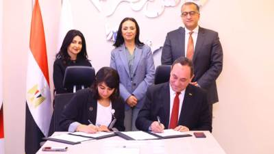 وزيرة التضامن الاجتماعي تشهد توقيع مذكرة تفاهم بين بنك ناصر الاجتماعي ومستشفى أهل مصر للحروق