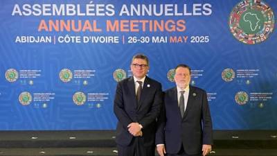 محافظ "المركزي" يهنئ الدكتور خالد شريف لانتخابه مديرا تنفيذيا لمصر وجيبوتي ببنك التنمية الإفريقي