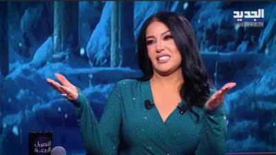 سمية الخشاب تتصدر التريند بتصريحاتها لاعلامي لبناني " أنا أيقونة ونص وكفاية بقى زهقتني " 