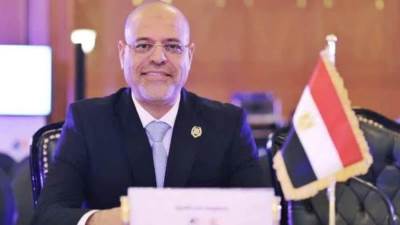 وزير العمل: فتح باب التقديم على 600 منحة مجانية للتدريب في مجالات الخدمات البترولية