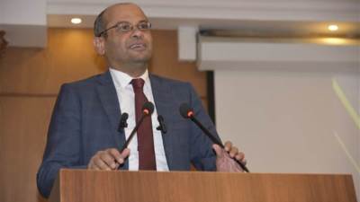 رئيس البورصة يشارك قيادات "يو للتمويل الاستهلاكي" فعالية "قرع الجرس"