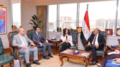 وزير العمل يدرس  إمكانية توفير تدريبات لغة للعمالة الفنية المؤهلة للعمل بسوق العمل الإقليمي والدولي