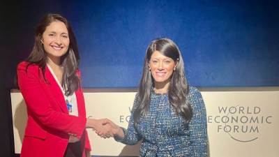 وزيرة التخطيط تجتمع مع العضو المنتدب للمنتدى الاقتصادي العالمي ورئيس شركة "أكوا باور"