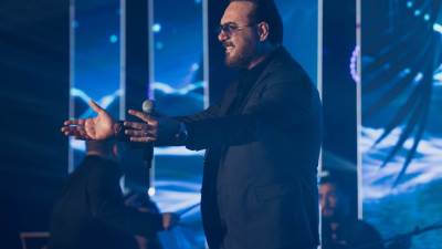 وائل جساريعيش نشاط فني كبير بين موازين والحمامات بتونس 