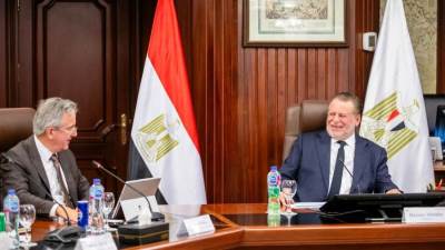 محافظ المركزي يستقبل وفدا من البنك الأوروبي لإعادة الإعمار لبحث أوجه التعاون المشترك