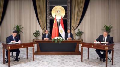 محافظ البنك المركزي المصري يوقع مذكرة تفاهم مع نظيره الصيني لتعزيز التعاون المشترك بين الجانبين