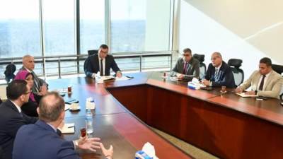 وزير الإسكان يبحث مع مسئولي معرض سيتى سكيب التنسيق والتعاون