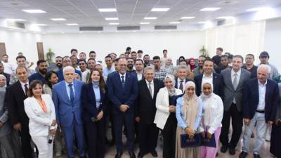 وزير العمل يُسلم شهادات إجتياز دورة تدريبية على مهنة "المَسّاح العام"  بالتعاون مع جامعة بدر 