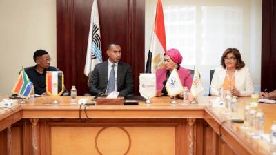 بنك قناة السويس يستقبل وفد اتحاد نقابات جنوب إفريقيا "ساسبو"