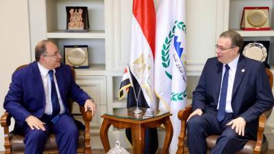 رئيس الجهاز المركزي للتنظيم والإدارة ورئيس هيئة الدواء المصرية يبحثان تعزيز التعاون المشترك