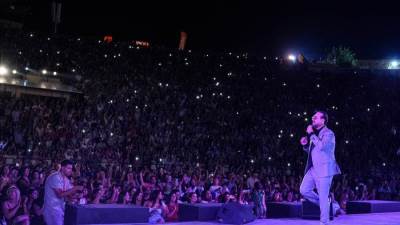 بالصور .. وائل جسار يشعل مسرح مهرجان بنزرت الدولي بتونس بأجمل أغنياته 