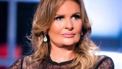 يسرا تدعم أنغام في محنتها الصحية الحالية : وحشتينا  